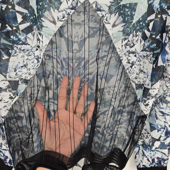 Sachin & Babi Blue Diamond Print Long Sleeve Sheer Mesh Top Women's Size 2 - Picture 9 of 12